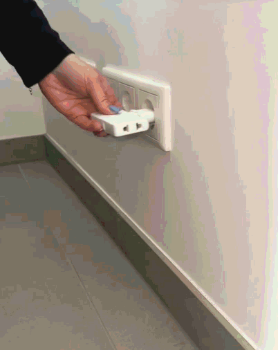 ADAPTADOR DE TOMA CORRIENTE